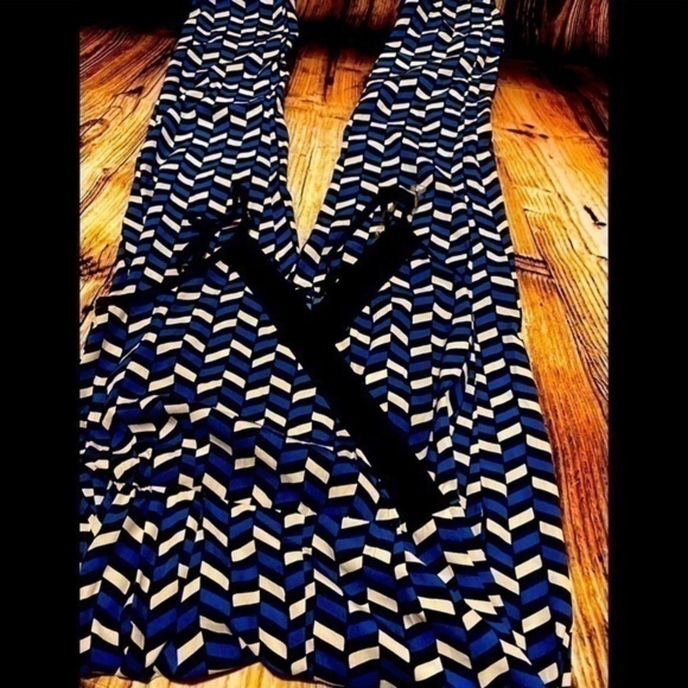 Im In love with  Derek blue white black jagged striped adjustable jumper